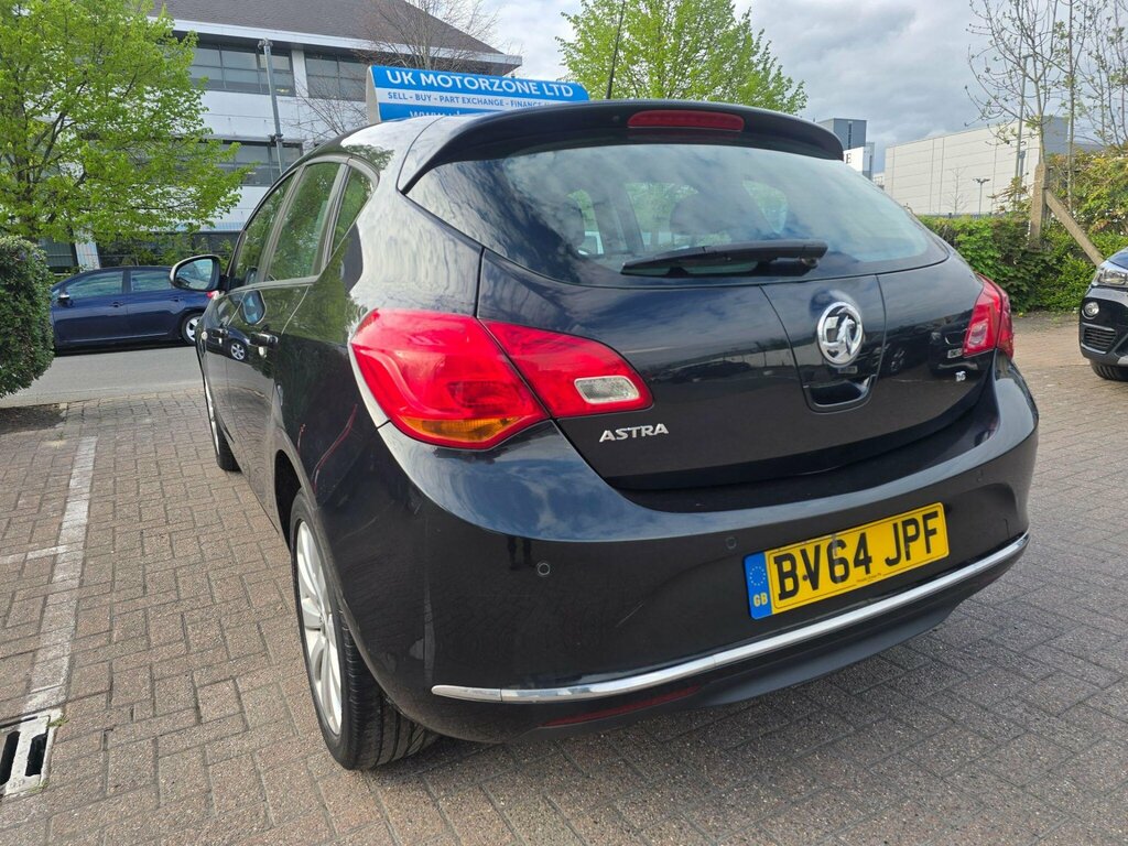 Vauxhall Astra 1.6 16V Design Euro 5 BV64JPF Black #3