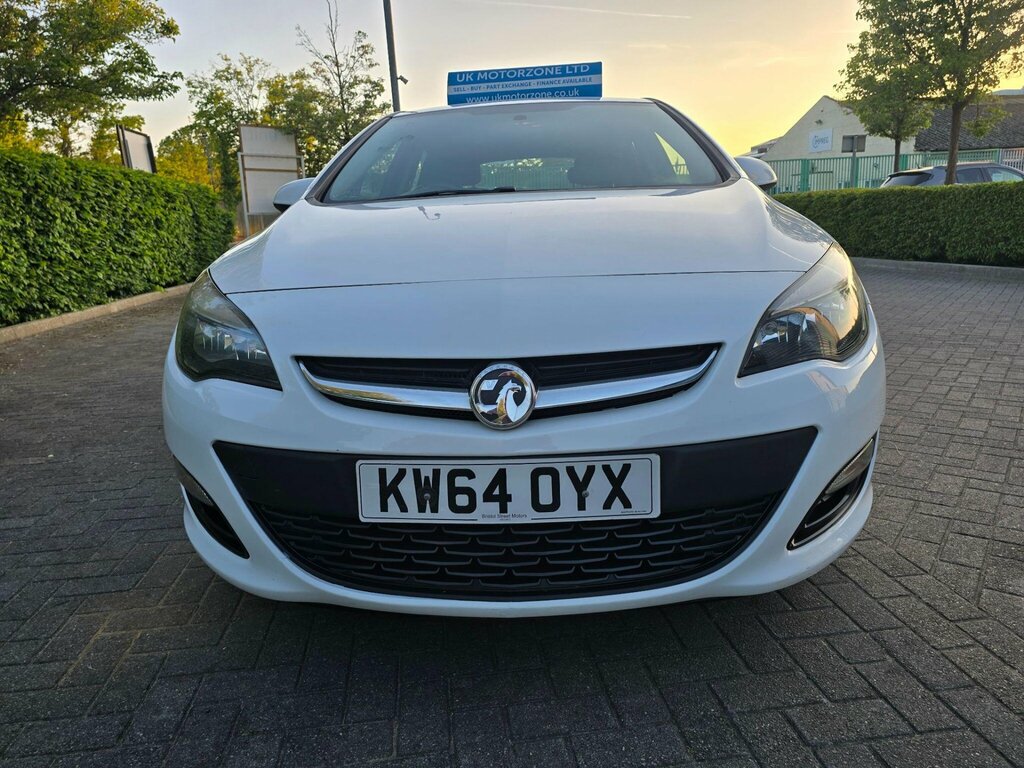 Vauxhall Astra 1.4 16V Excite Euro 5 KW64OYX White #2