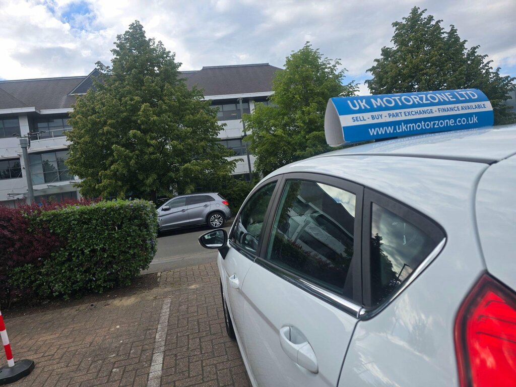 Ford Fiesta 1.25 Zetec Euro 6 HV17PLJ White #6