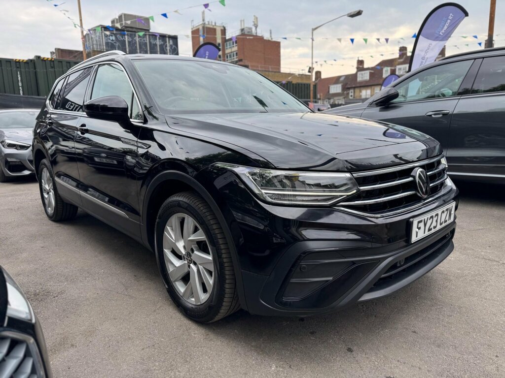 Volkswagen Tiguan 1.5 Tsi Life Dsg Euro 6 Ss FY23CZW Black #6