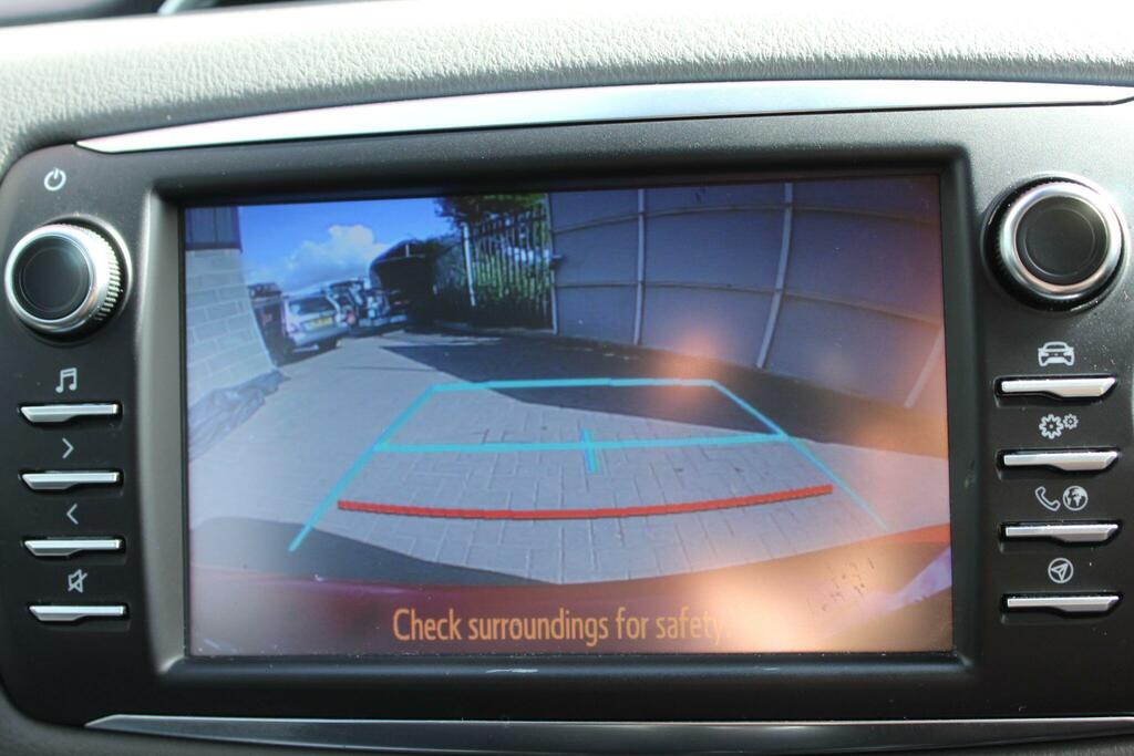 Toyota Yaris Hatchback YP18XJT Red #4