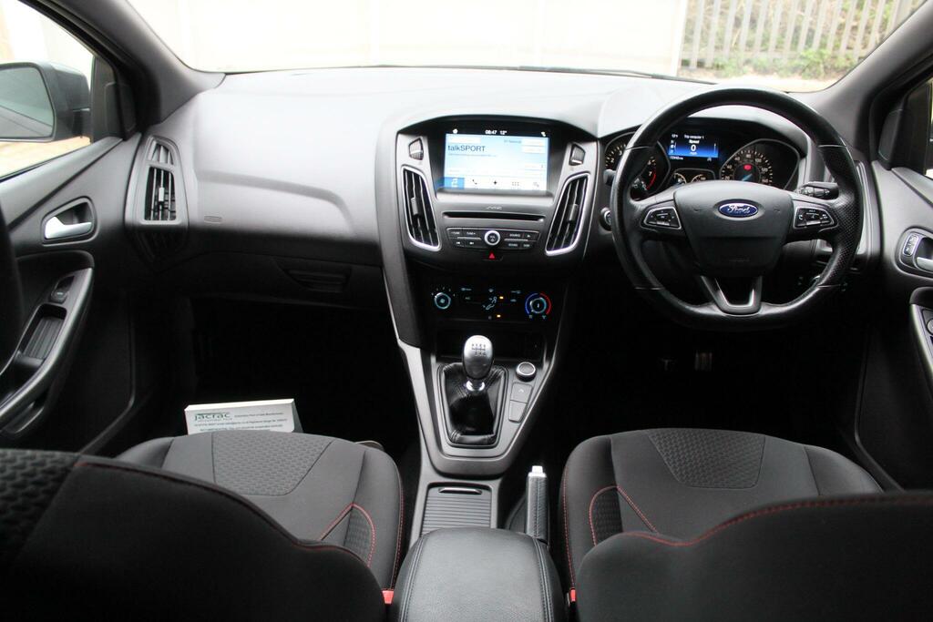 Ford Focus Hatchback CV18LFN Grey #3