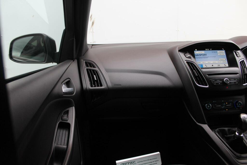 Ford Focus Hatchback CV18LFN Grey #6