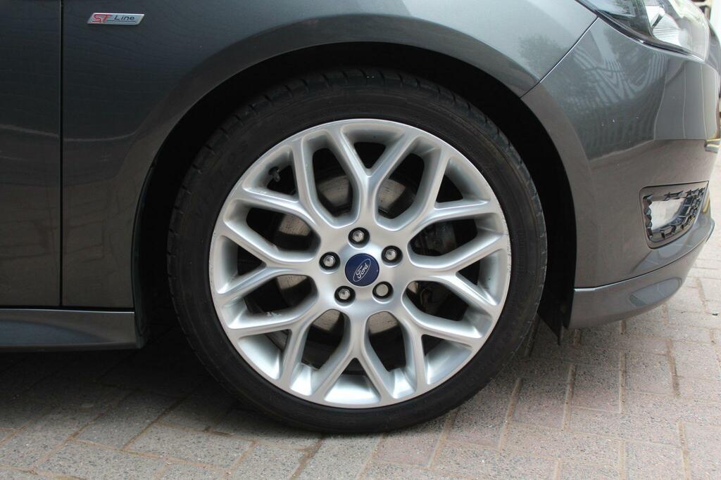 Ford Focus Hatchback CV18LFN Grey #2