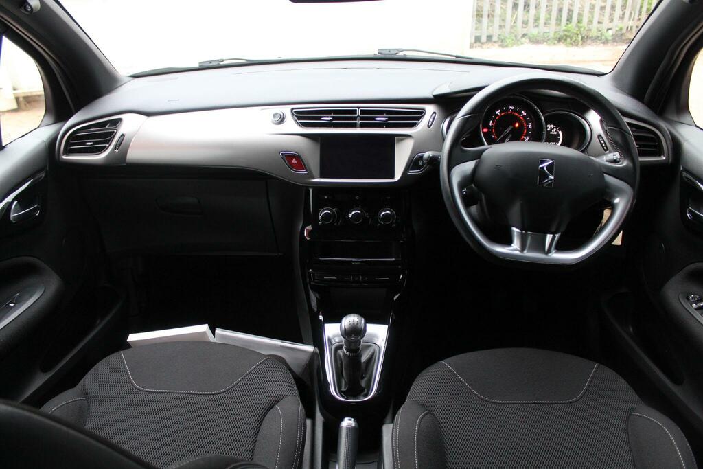 DS DS 3 Hatchback SA67JMX White #3