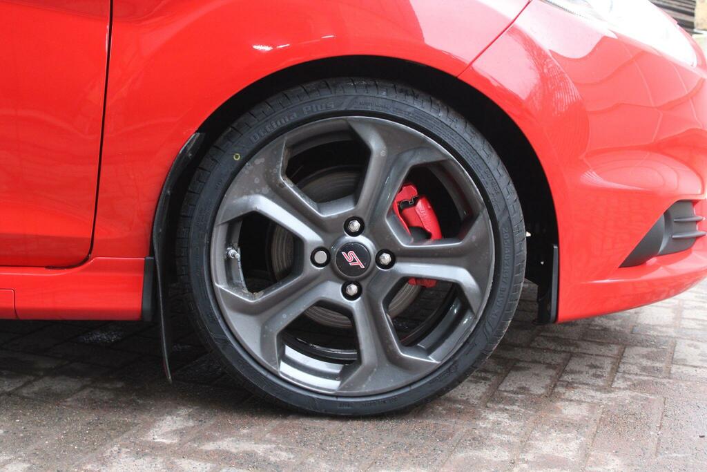 Ford Fiesta Hatchback EO64KZV Red #2