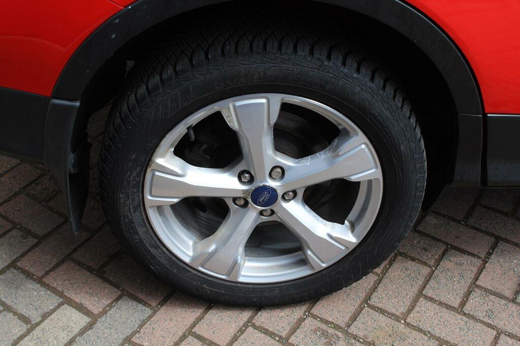 Ford Kuga Suv SV17ZWZ Red #2