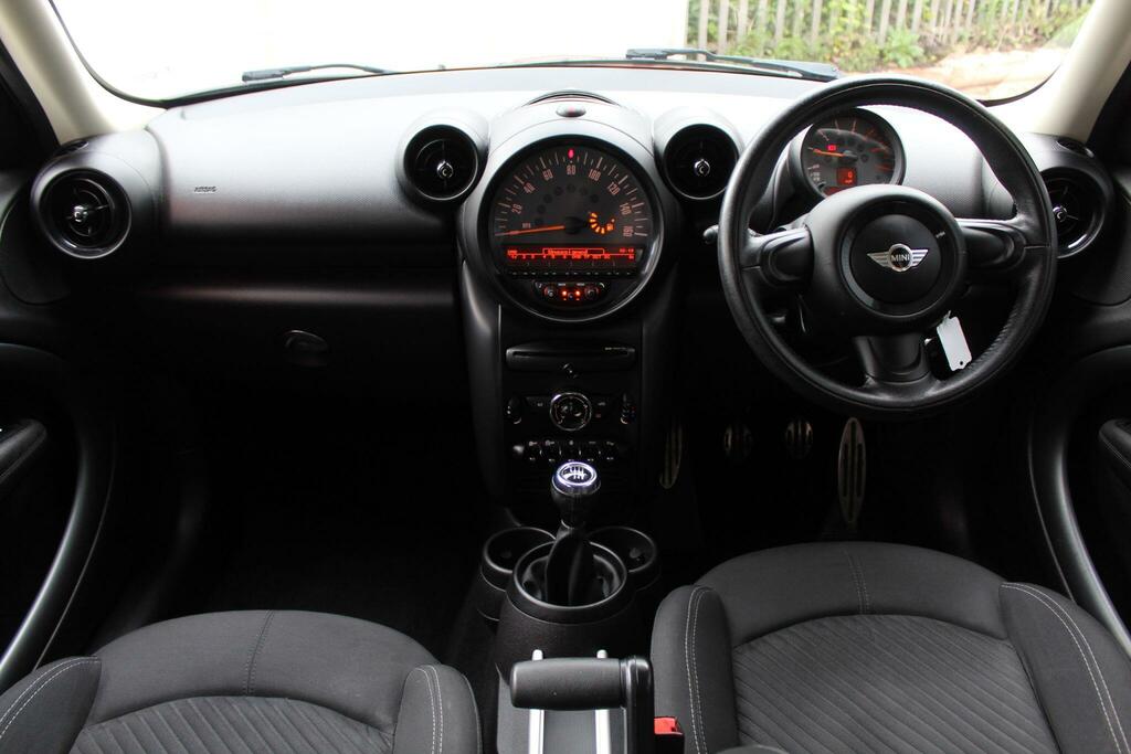 Mini Countryman Suv YE65DPV Red #3