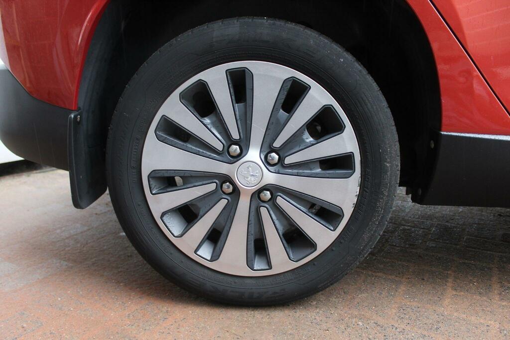 Peugeot 2008 E-hdi Active Red #2