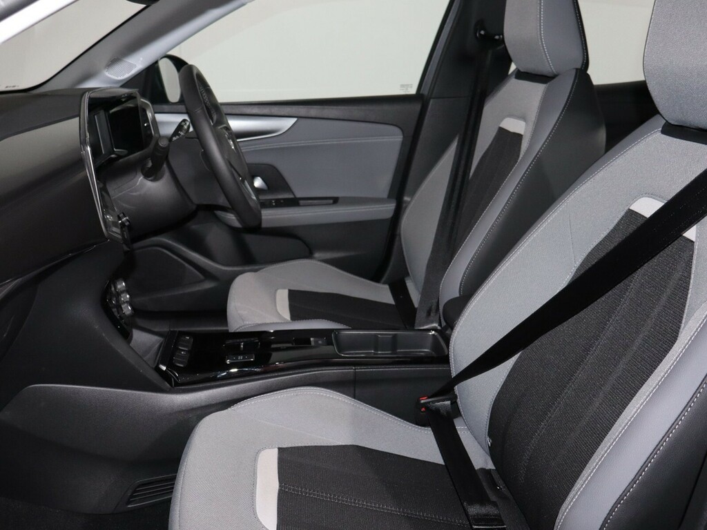 Vauxhall Mokka-e 100Kw Design 50Kwh LV74TVU Grey #2