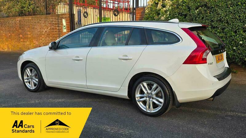 Volvo V60 1.6L R-design White #4