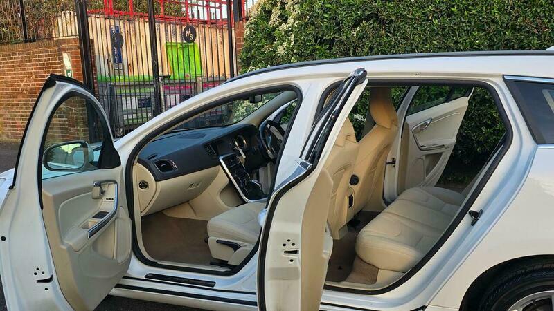 Volvo V60 1.6L R-design White #29