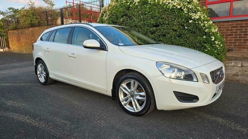 Volvo V60 1.6L R-design White #5