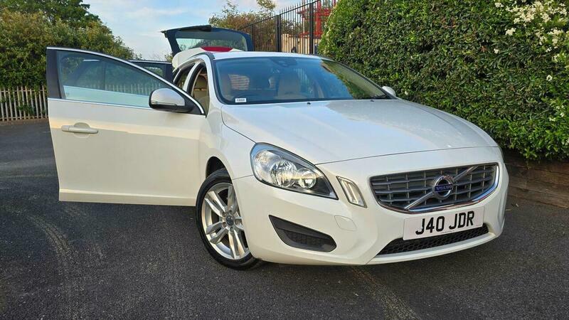 Volvo V60 1.6L R-design White #33