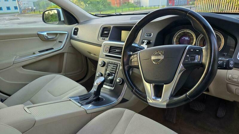 Volvo V60 1.6L R-design White #17