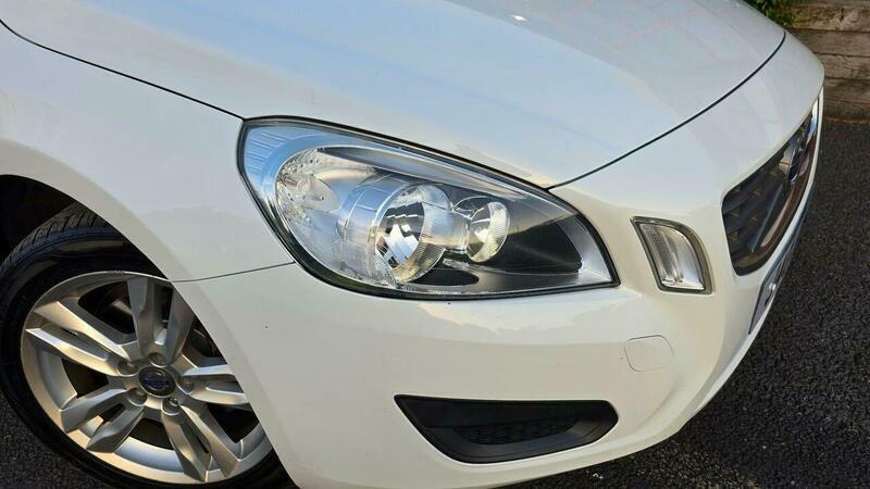 Volvo V60 1.6L R-design White #9