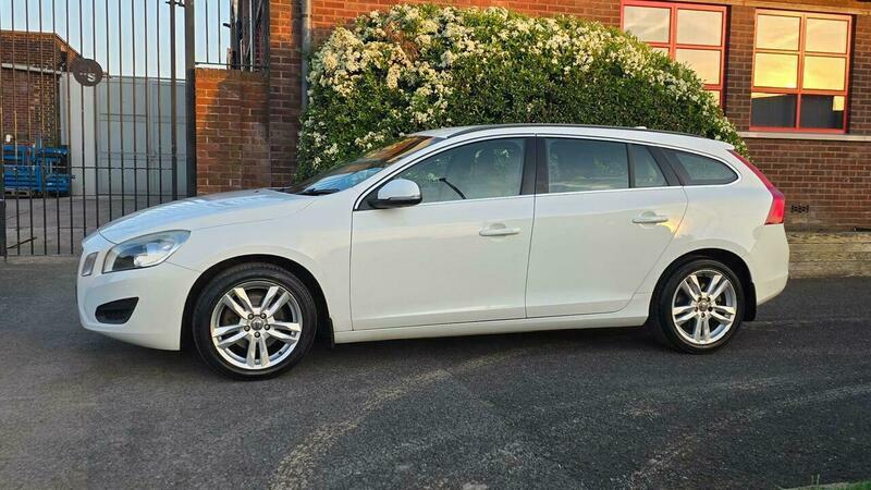 Volvo V60 1.6L R-design White #8