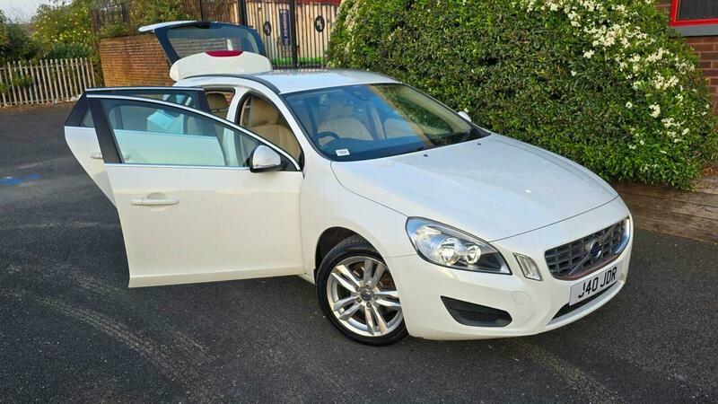 Volvo V60 1.6L R-design White #35