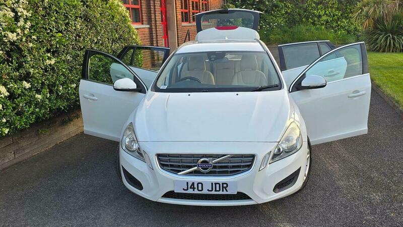 Volvo V60 1.6L R-design White #25