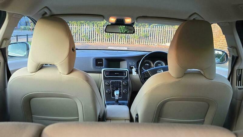 Volvo V60 1.6L R-design White #18