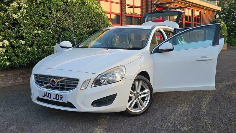 Volvo V60 1.6L R-design White #34