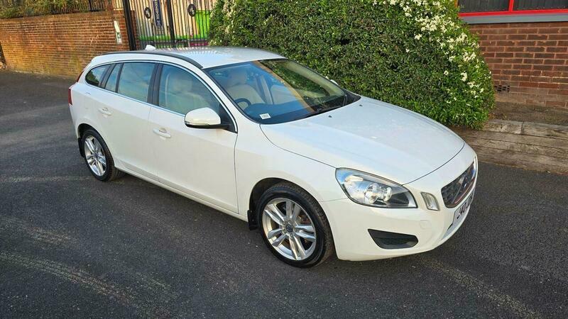 Volvo V60 1.6L R-design White #13