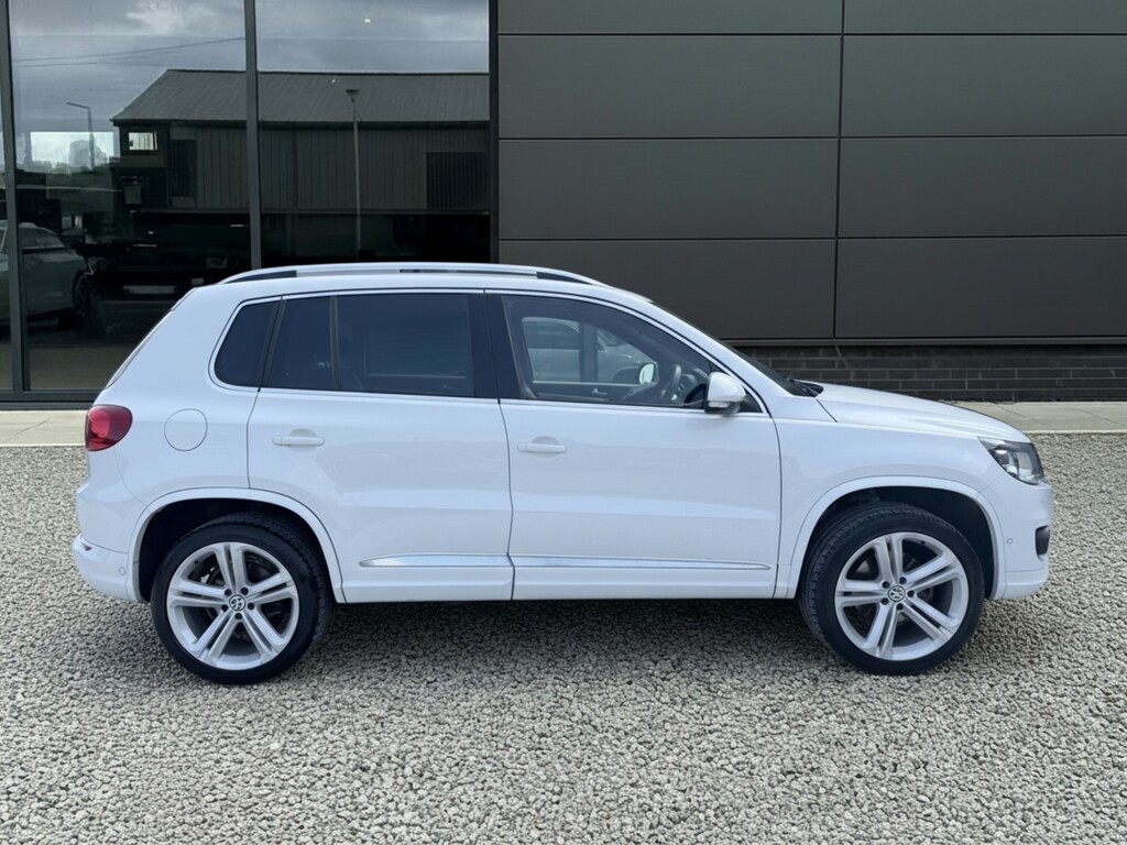 Volkswagen Tiguan 2.0 Tdi Bluemotion Tech R-line 2014 SJ14EWW White #2