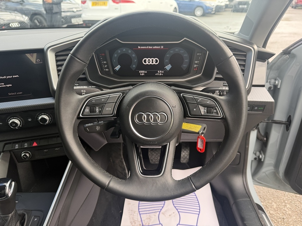 Audi A1 1.0 Tfsi 25 Sport Sportback S Tronic Eu MC74GOE Grey #4