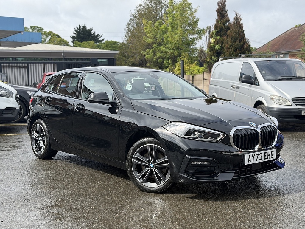 BMW 1 Series 1.5 118I Sport Lcp Hatchback E AY73EHG Black #4