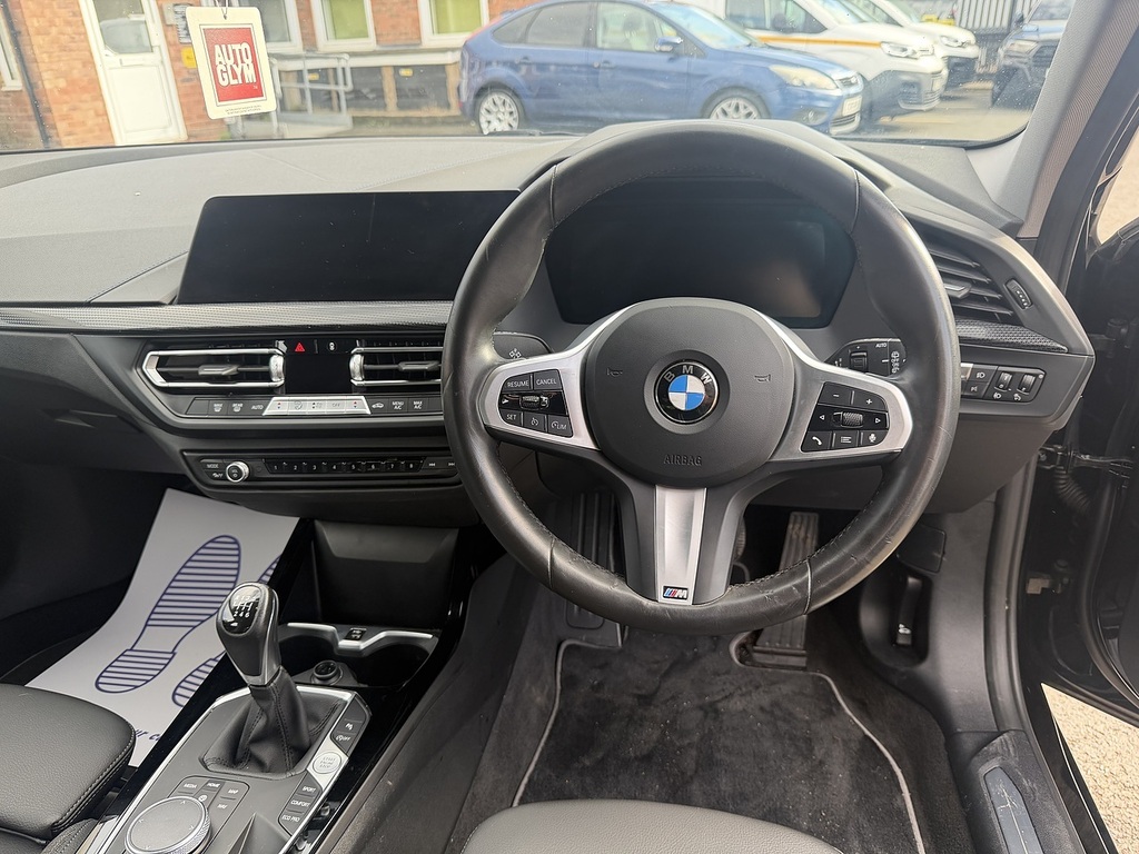 BMW 1 Series 1.5 118I Sport Lcp Hatchback E AY73EHG Black #2