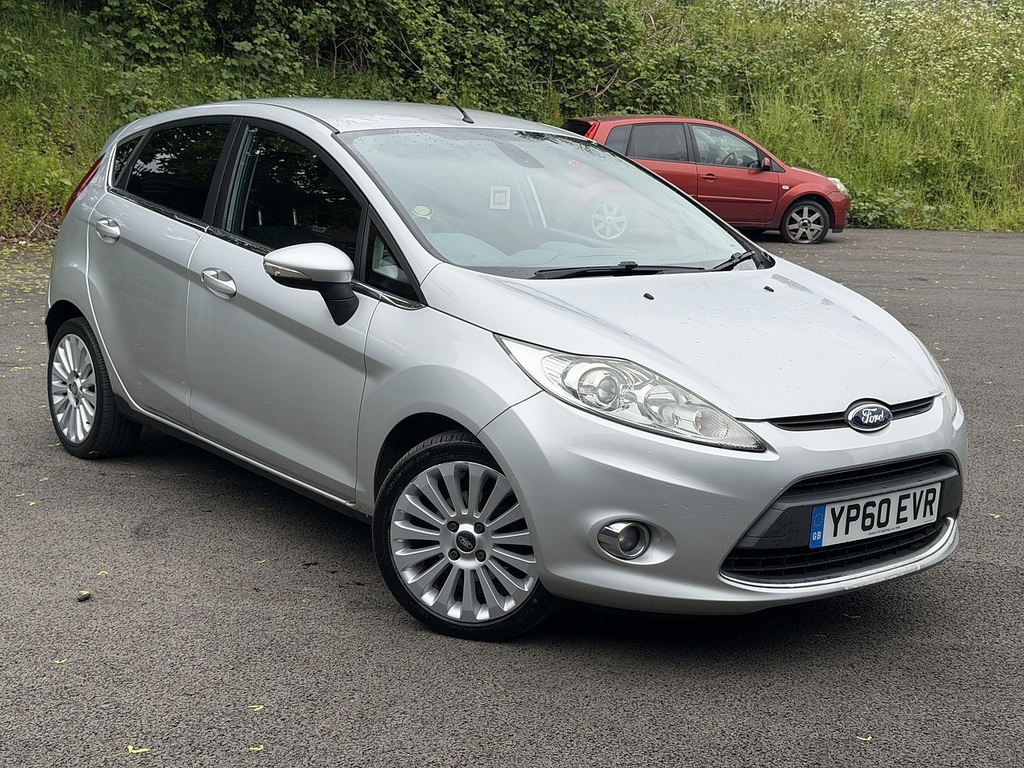 Ford Fiesta Titanium YP60EVR Silver