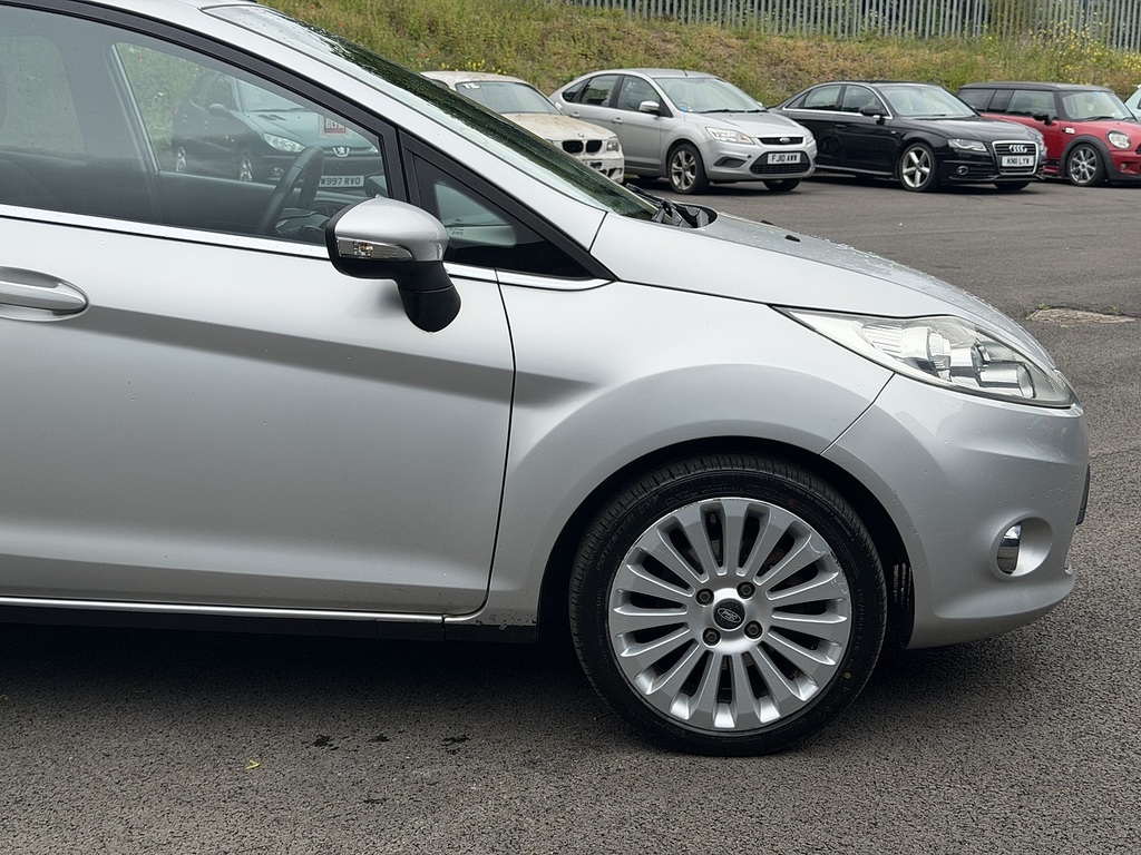 Ford Fiesta Titanium YP60EVR Silver #4