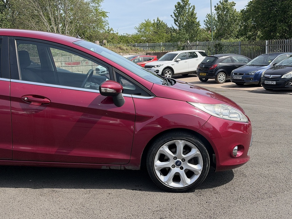 Ford Fiesta 1.4 Titanium Hatchback 133 Gkm ML58LFR Red #4