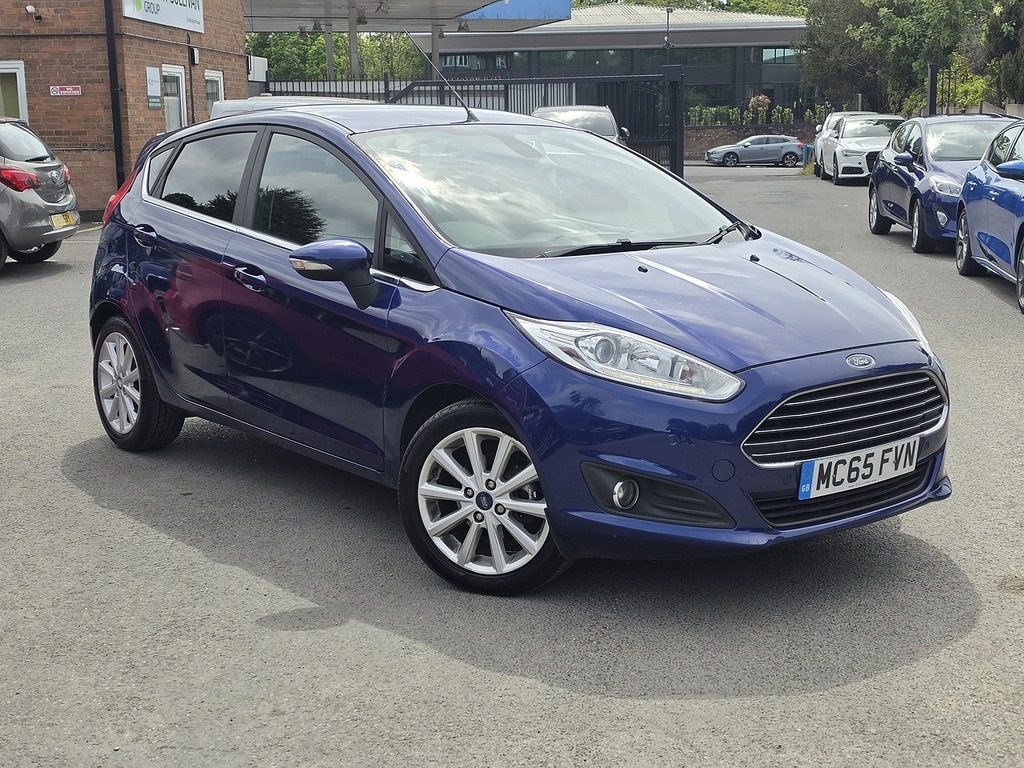 Ford Fiesta 1.0T Ecoboost Titanium Hatchback Powers Blue