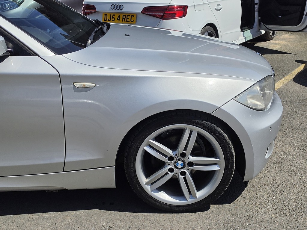 BMW 1 Series 2.0 116D M Sport Hatchback Euro YT61CTK Silver #3