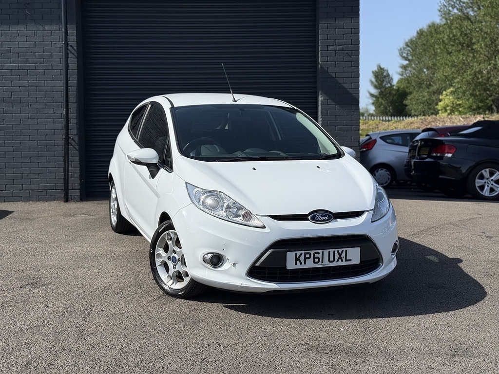 Ford Fiesta 1.25 Zetec Hatchback 129 Gkm, KP61UXL White #3
