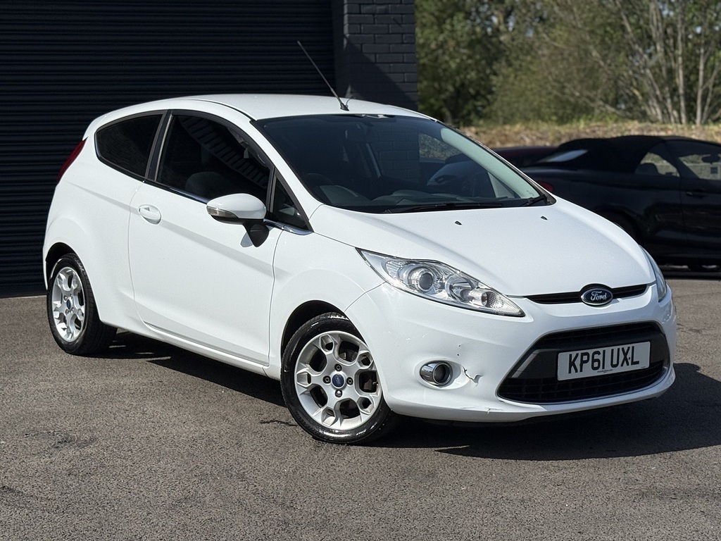Ford Fiesta 1.25 Zetec Hatchback 129 Gkm, White