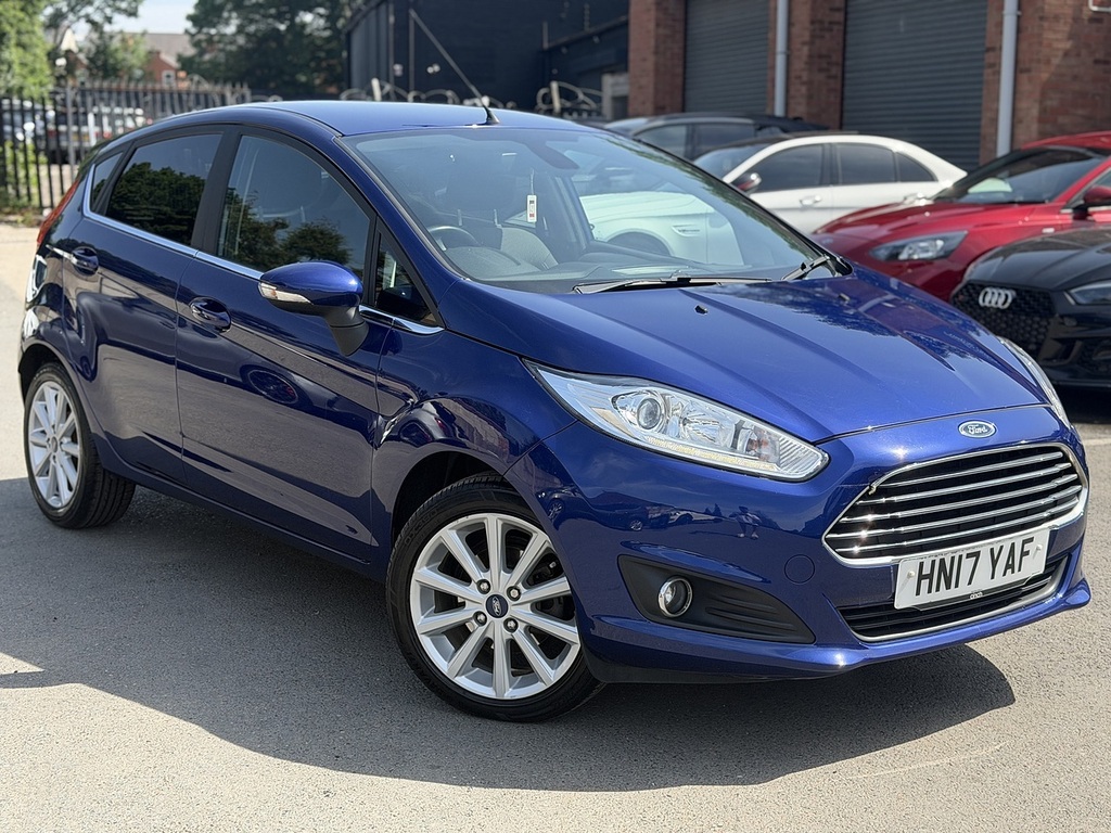 Ford Fiesta 1.0T Ecoboost Titanium Hatchback Powers Blue