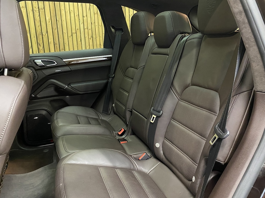 Porsche Cayenne T V8 Turbo LF64FTJ Brown #4