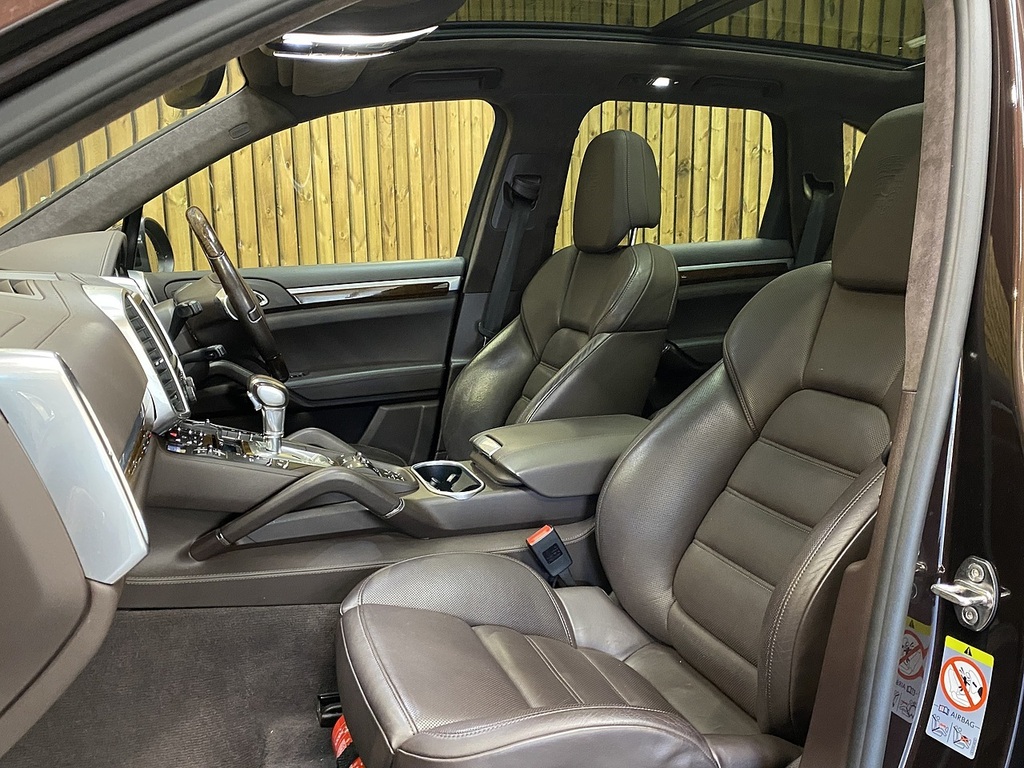Porsche Cayenne T V8 Turbo LF64FTJ Brown #5