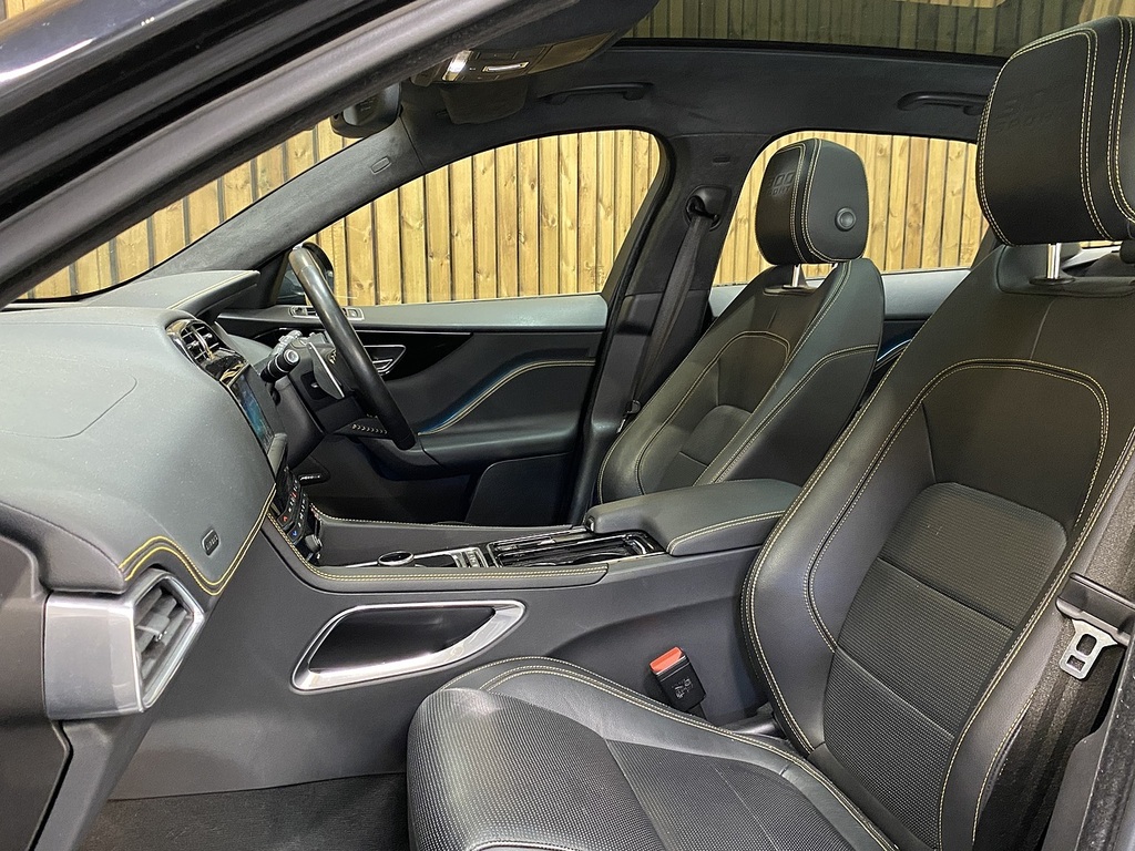 Jaguar F-Pace D300 V6 300 Sport Black #4