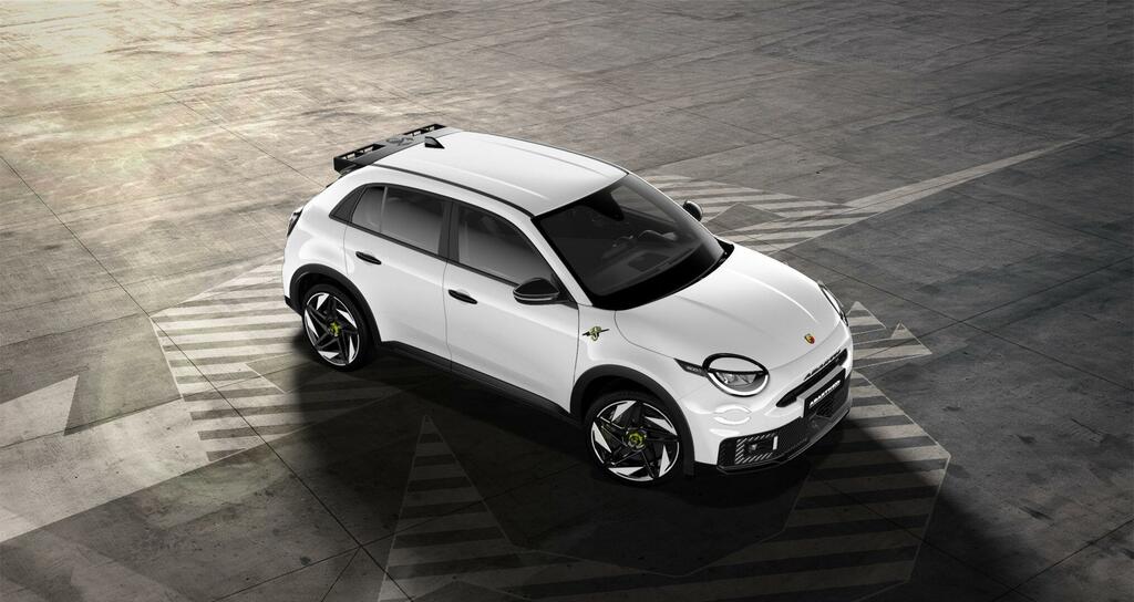 Abarth 600e 54Kwh Competizione White #5