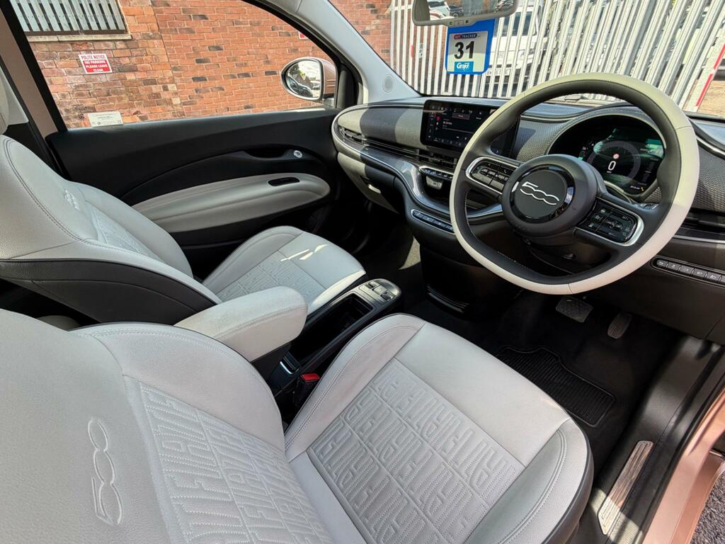 Fiat 500E 42Kwh La Prima EU22WRP Gold #5