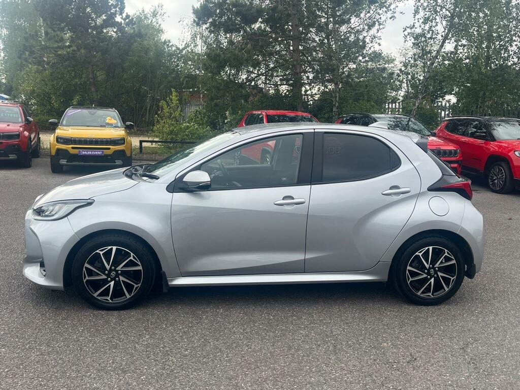 Toyota Yaris 1.5 Vvt-h Design E-cvt Euro 6 Ss LF71XKT Silver #4