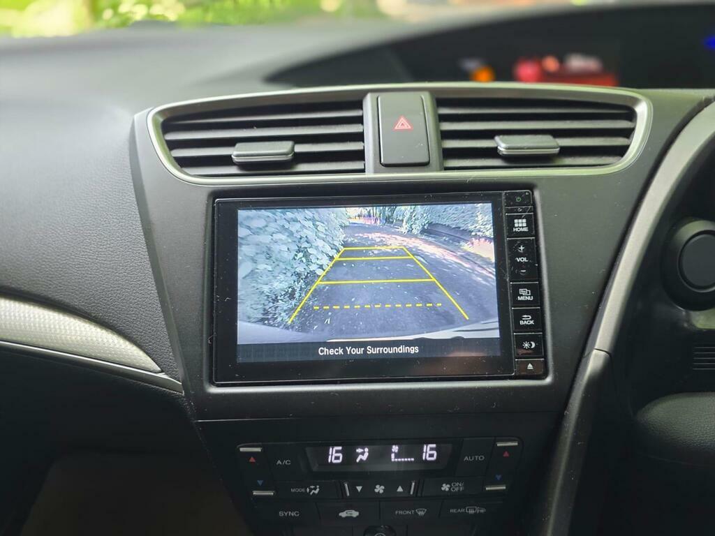Honda Civic 1.6 I-dtec Se Plus Navi Euro 5 S S K777YBR Silver #3