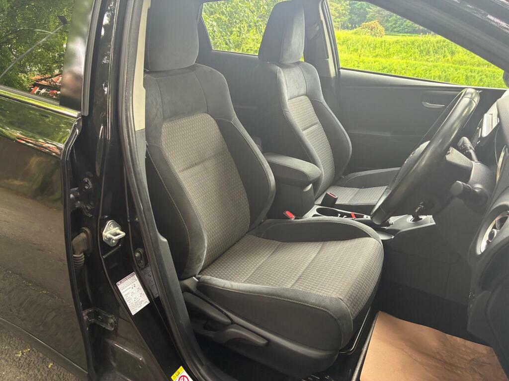 Toyota Auris 1.8 Vvt-h Design Cvt Euro 6 S S FJ18UHG Black #4
