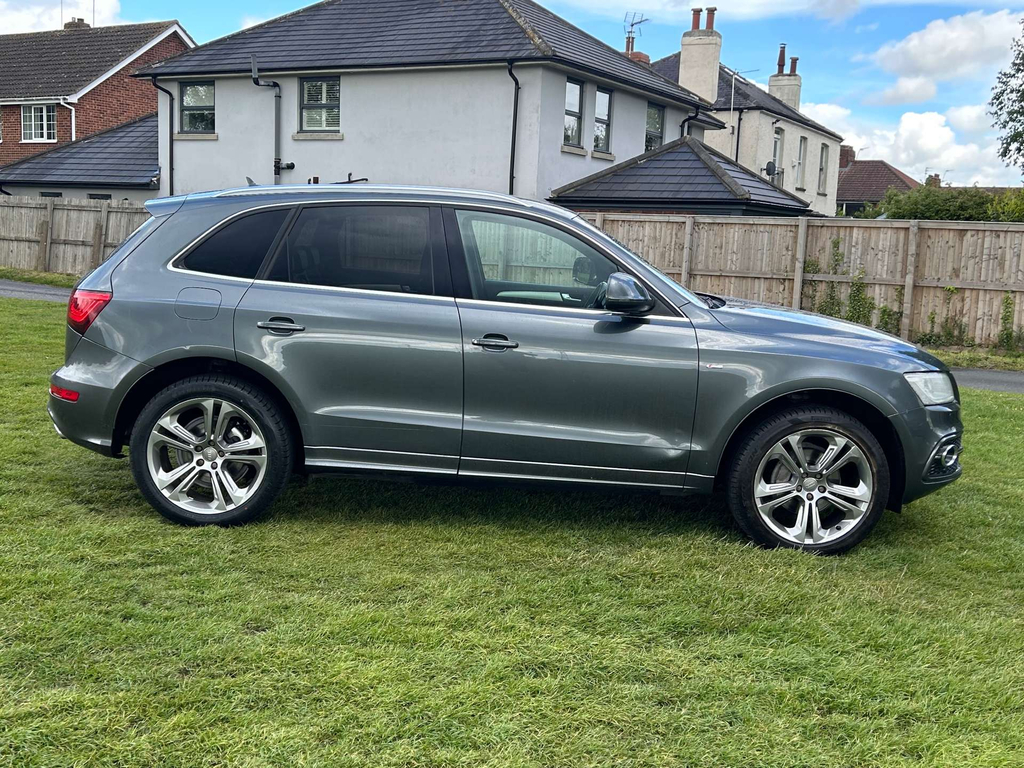 Audi Q5 S Line Tfsi Quattro 4Wd  #4