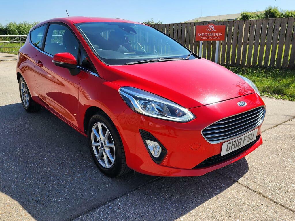 Ford Fiesta 1.1 Ti-vct Zetec Euro 6 S S Red