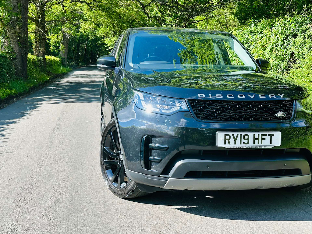 Land Rover Discovery 3.0 L Anniversary Edition Sdv6 4Wd RY19HFT Black #2