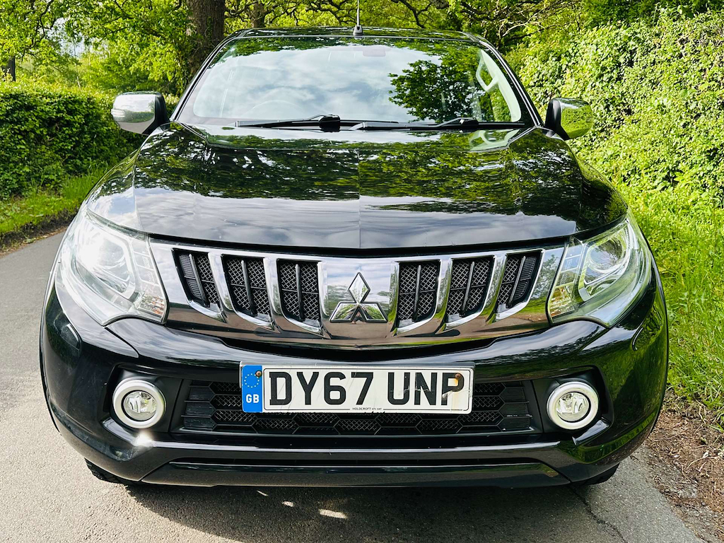 Mitsubishi L200 2.4 L Barbarian Di-d 4Wd DY67UNP Black #3